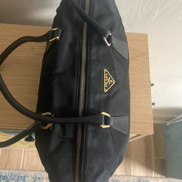 Authentic PRADA - Picture 1 of 4